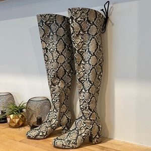 Gianni Bini snake print knee high boots round toe New sz 6
